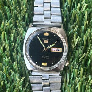 Classic Seiko 5 - Automatic Vintage Watch - Black Dial - 17 Jewels